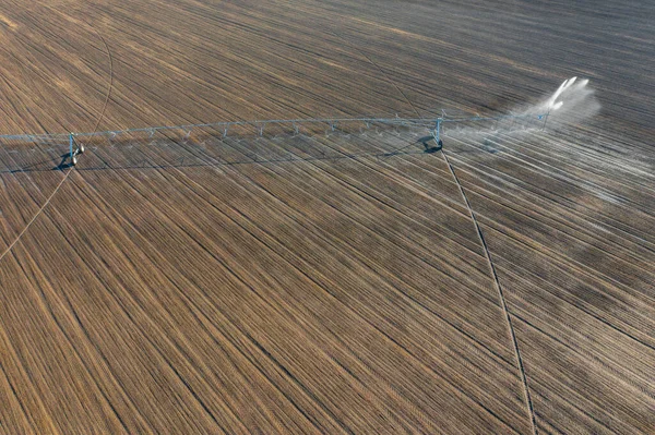 Vista Aérea Sobre Sistema Irrigação Central Pivô Pulverizando Culturas Conceito — Fotografia de Stock