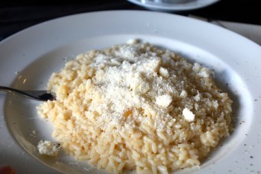 Peynir sos ve parmesan risotto 