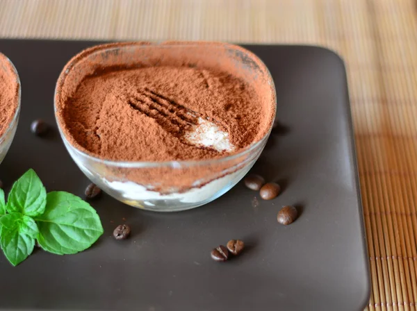 Svěží italský dezert Tiramisu — Stock fotografie