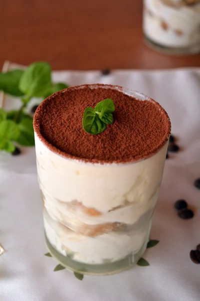 Svěží italský dezert Tiramisu — Stock fotografie