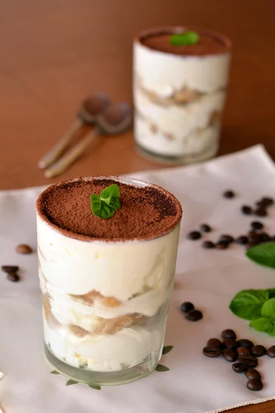 Svěží italský dezert Tiramisu — Stock fotografie