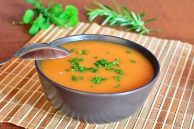 Maydanoz bir kase kabak Creme çorba