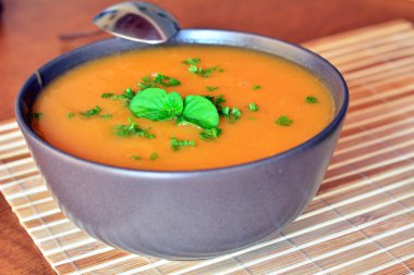 Maydanoz kase kabak Creme çorba süslenmiş