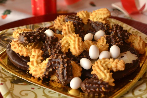 Bella immagine ravvicinata di biscotti di Natale su un tavolo — Foto Stock