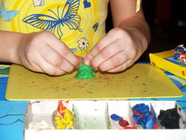 Bebek eller kalıp Clay