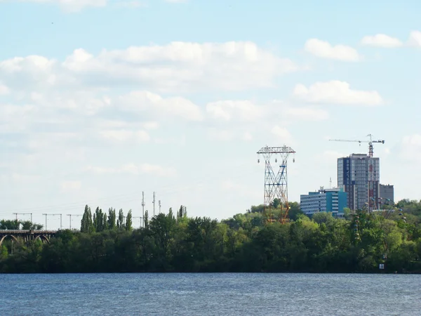 伯罗彼得罗夫斯克的右岸的城市观 — 图库照片