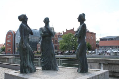 Bydgoszcz şehir manzarası Byrda nehrinin farklı kıyılarından