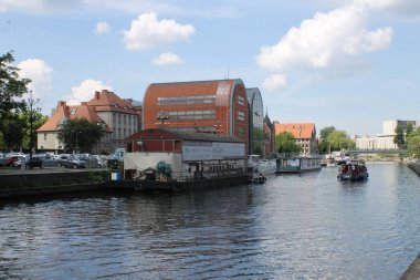 Bydgoszcz şehir manzarası Byrda nehrinin farklı kıyılarından