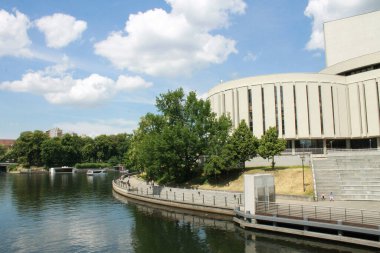 Opera Nova, Bydgoszcz 'de inşa edilen ve 1956 yılında kurulan bir opera binasıdır.
