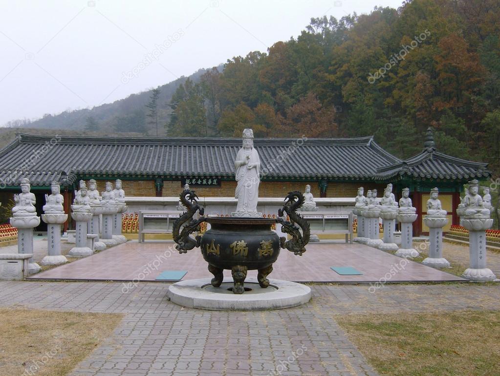the mausoleum temple