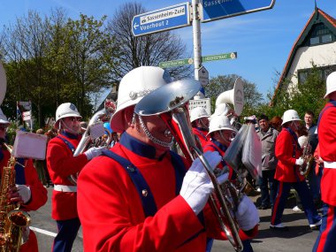 geçit töreni çiçekler