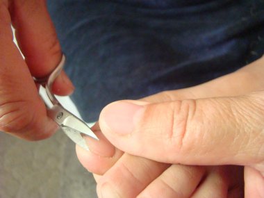 makas, hijyen ve temizlik ile ayak tırnakları kesmek için.