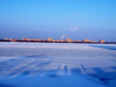 Kiev, Dinyeper nehri karşısında şehir görünümü.