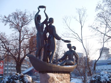 Dnepropetrovsk, Dnieper Nehri, şehir merkezine doğru banka çıkabilir.