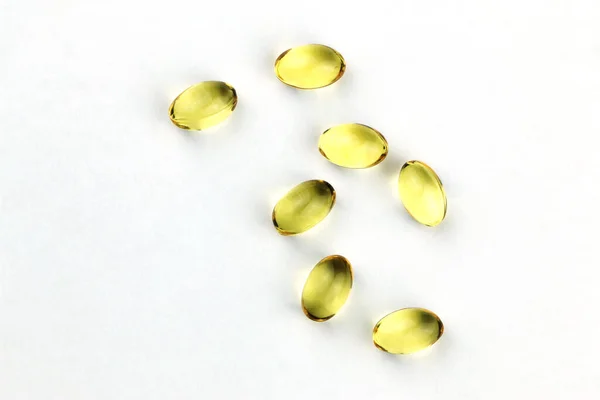 Kapsülleri kapatın: balık yağı, omega 3, omega 6, omega 9, akşam çuha çiçeği yağı, keten tohumu yağı, A vitamini, D vitamini, D3 vitamini, E vitamini.