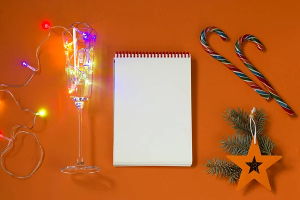 Notebook Writing Goals Plans Coming Year Christmas Toys Garland Orange — Stock Photo, Image