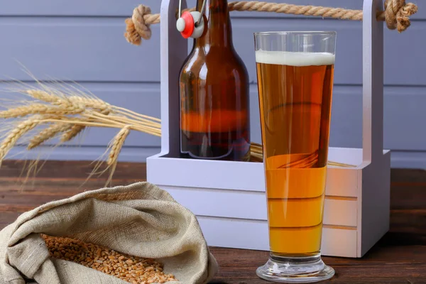 Yapımı Bira Konsepti Doğal Malzemelerle Bir Bira Yap Ahşap Arka — Stok fotoğraf