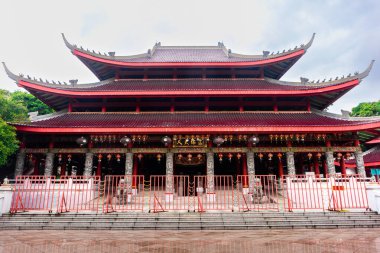 Semarang Endonezya 14 Aralık 2025 Amiral Zheng Heykeli Sam Poo Kong Tapınağı 'nda, Çin Deniz Tarihi Keşfi ve Kültür Mirasını onurlandırdı