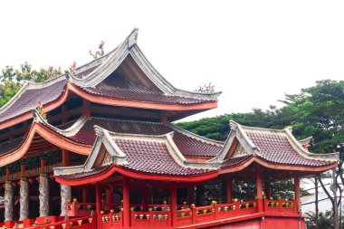 Semarang Endonezya 14 Aralık 2025 Amiral Zheng Heykeli Sam Poo Kong Tapınağı 'nda, Çin Deniz Tarihi Keşfi ve Kültür Mirasını onurlandırdı