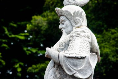 Tapınak Arazilerindeki Antik Çin Taşı Koruyucu Heykeli, Korunma, Onur, Güç ve Ruhani Otoriteyi simgeleyen Geleneksel Asya Heykeli