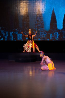 Rahwana ve takipçileri Wayang Wong Ramayana Rama Shinta Dramatik Sahne Performansı, Yogyakarta, Endonezya, 9 Nisan 2022