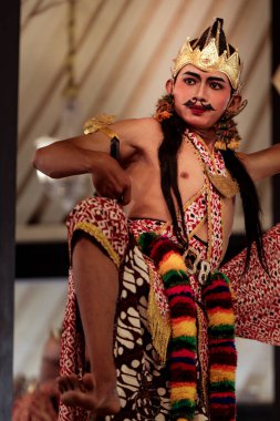 Dasakendra Poz Karakteri Wayang Wong Mahabharata 'yı sahneleyen Kraliyet Sarayı, Yogyakarta Şehri, Endonezya, 7 Ekim 2023