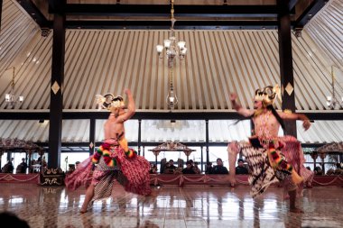 Dasakendra ve Setyaki Düellosu Wayang Wong Dans Performansı, Kraton Yogyakarta, Endonezya, 7 Ekim 2023