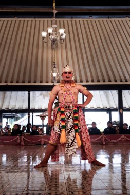 Wayang Wong Mahabharata 'daki Gathutkaca Kahraman Figürü Kraton Yogyakarta, Yogyakarta Şehri, Endonezya, 7 Ekim 2023
