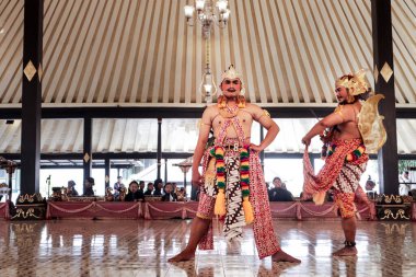 Gathutkaca Dövüşleri Bomakendra in Wayang Wong Performance of Alap Alapan Siti Sendari, Yogyakarta, Endonezya, 7 Ekim 2023