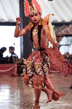 Dasalengkara Stance of Wayang Wong Warrior in Mahabharata Dance Drama Kraton Yogyakarta, Yogyakarta, Endonezya, 7 Ekim 2023