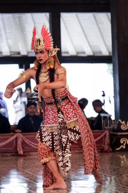 Dasalengkara Savaşçı Hareketi Wayang Wong Mahabharata Dansı Kraton Yogyakarta Sarayı, Yogyakarta, Endonezya, 7 Ekim 2023