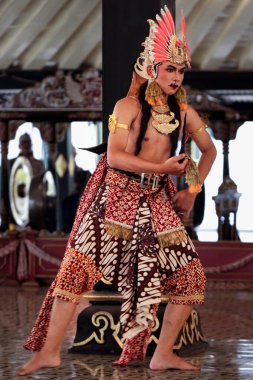 Kral Dasalengkara Wayang Wong Mahabharata 'yı sahneleyen Kraton Yogyakarta Sarayı, Yogyakarta, Endonezya, 7 Ekim 2023