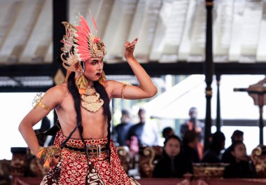 Prabu Dasalengkara in Wayang Wong Mahabharata Dans Draması Kraton Yogyakarta Sarayı, Yogyakarta, Endonezya, 7 Ekim 2023