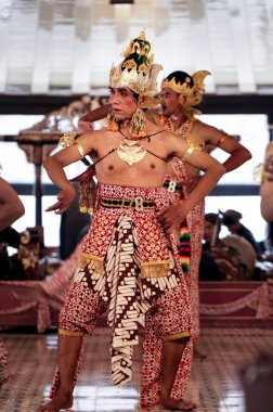 Kresna Lider Wayang Wong Mahabharata Dans Draması Güçlü Stance ve Klasik Kostüm, Yogyakarta Şehri, Endonezya, 7 Ekim 2023