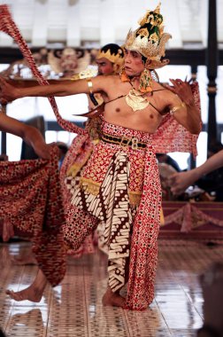 Kresna Dinamik Wayang Wong Mahabharata Genişletilmiş Silah Hareketi, Yogyakarta Şehri, Endonezya, 7 Ekim 2023
