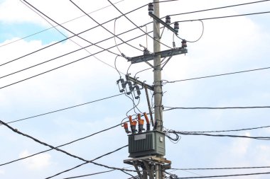 Enerji Arzı için Elektrik Hatları ve Elektrik Şebekesi Altyapısına sahip Kamu Hizmeti Santrali Dağıtım Trafosu