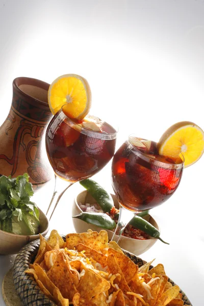 Sangria med tortillachips — Stockfoto