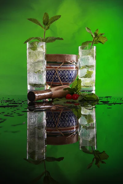 Muddled mint cocktail — Stock Photo, Image