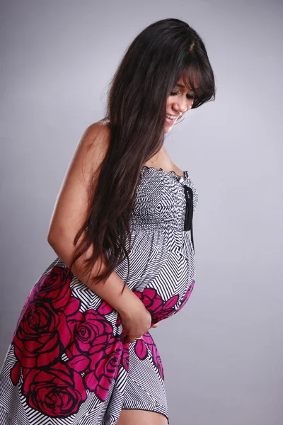 Linda mujer joven embarazada —  Fotos de Stock