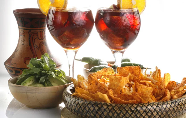 Sangria met tortillachips — Stockfoto