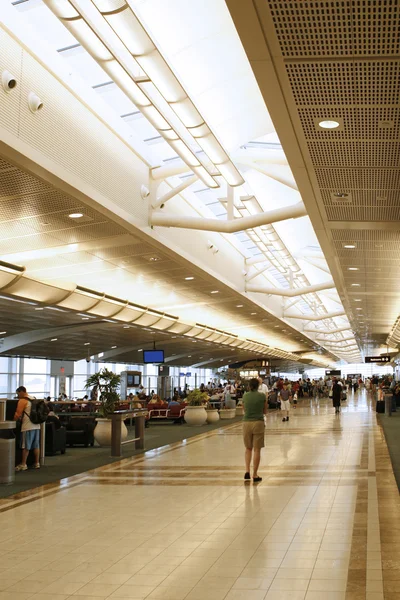 Sala de espera de la terminal del aeropuerto — Foto de Stock