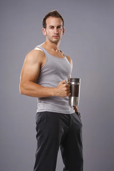 Mann mit Kaffeebecher — Stockfoto
