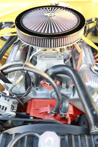 Car's engine open hood — Stock Photo, Image