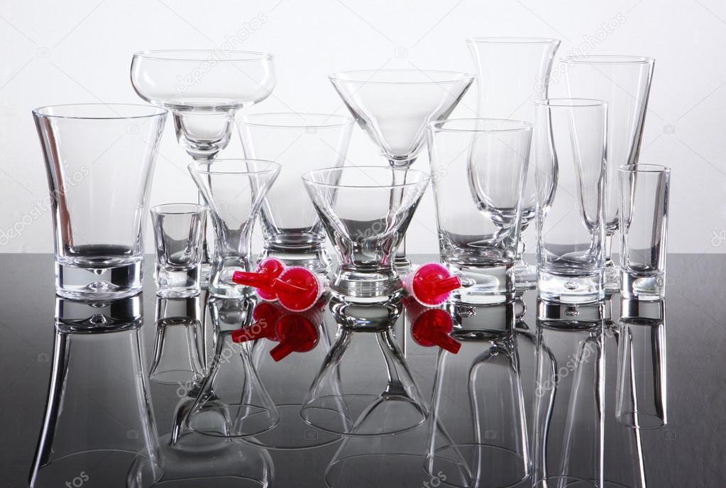 Cocktail glasses and pourer