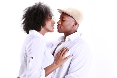 Afrikalı-Amerikalı genç Çift