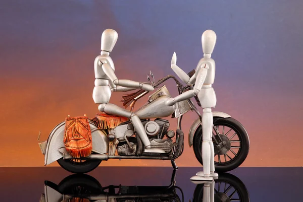 2 dummies gaan voor een fietstocht — Stockfoto