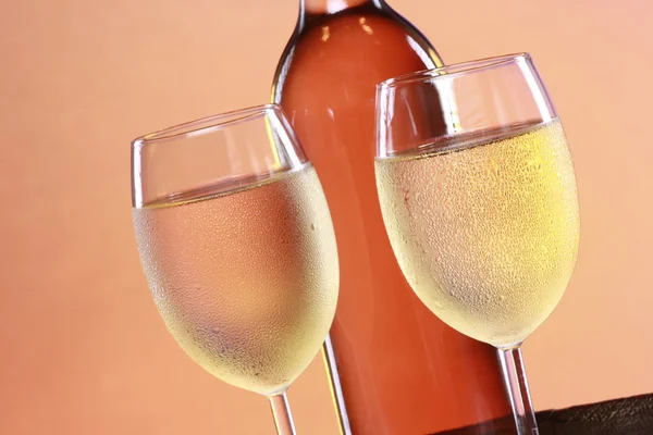 Cold wine in glasses — Stock Photo, Image