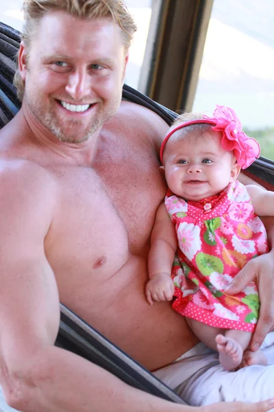 Tatăl și fiica în hamac — Fotografie, imagine de stoc