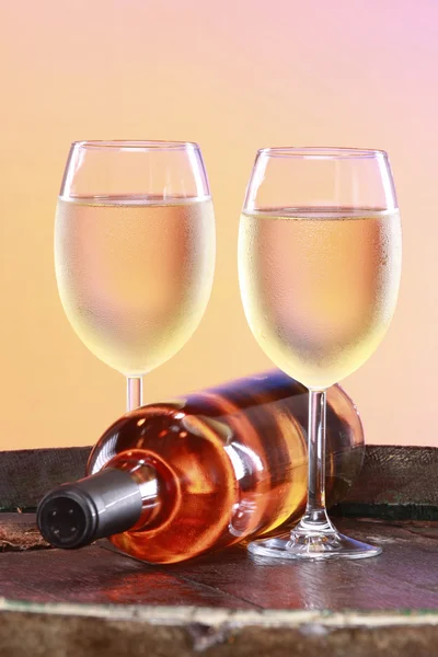 Cold white wine — Stock Photo, Image