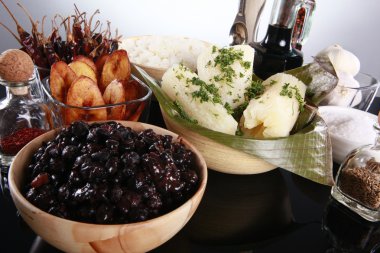 Plantain ve manyok ile fasulye